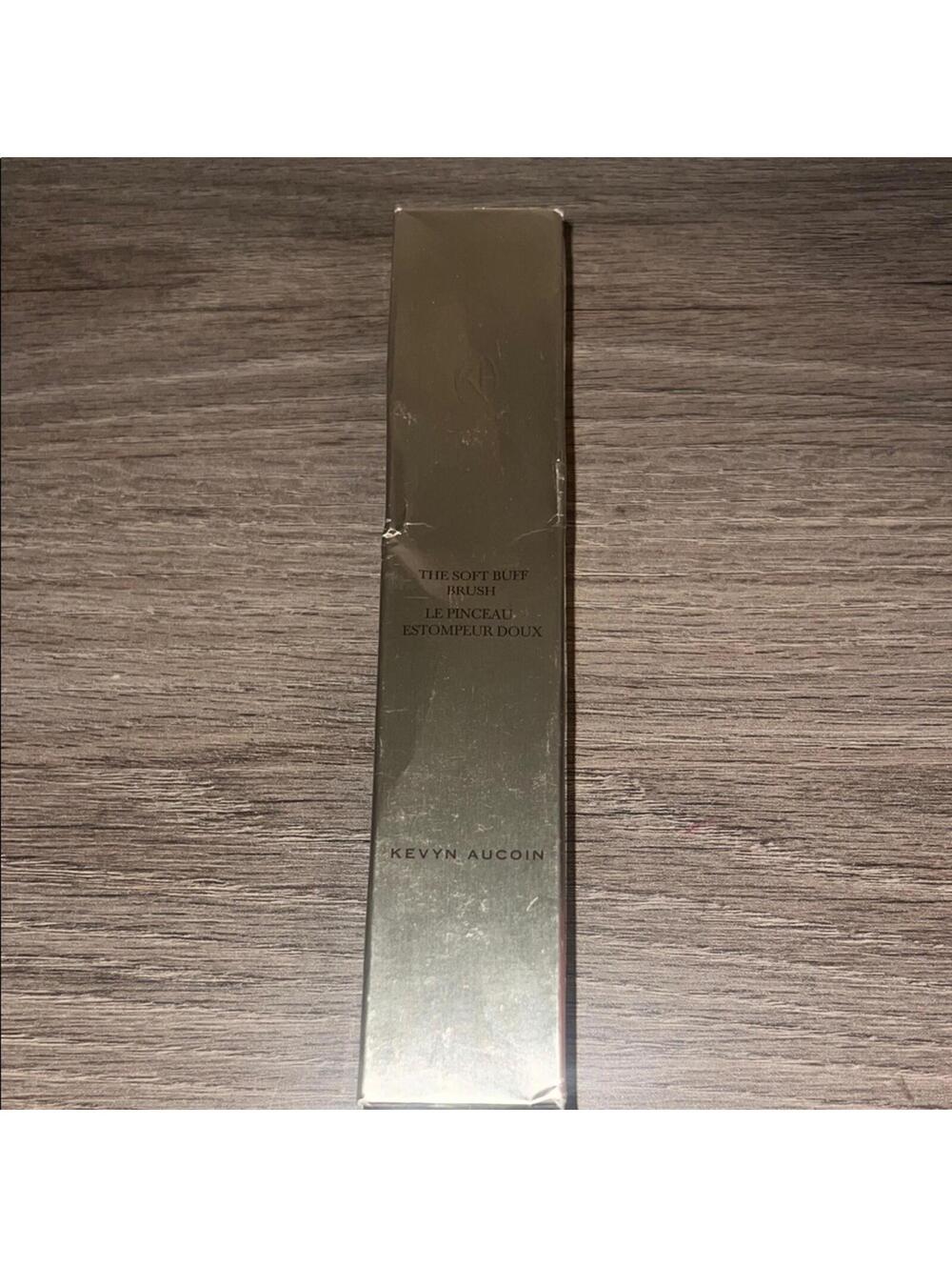 Kevyn Aucoin Gold Soft Buff Brush